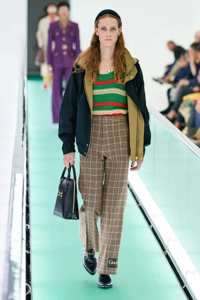 Look 30